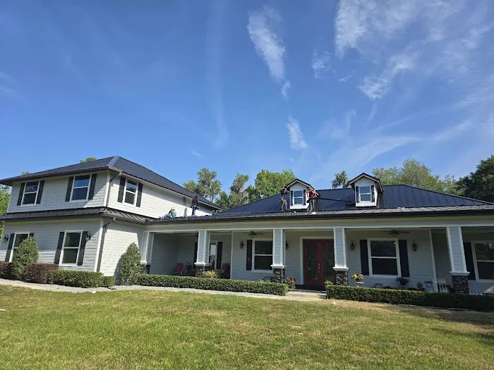 352's Roofing & Gutters Picture 1