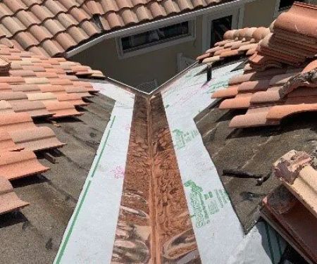 ufe0fSunCoast Roofing And Gutters