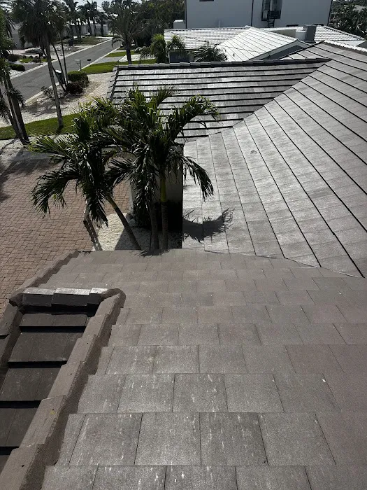 ️SunCoast Roofing And Gutters Picture 8