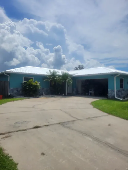 CTR ROOFING LLC Picture 3