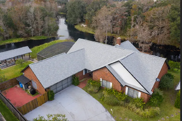 Thomas Roofing & Repair Picture 1