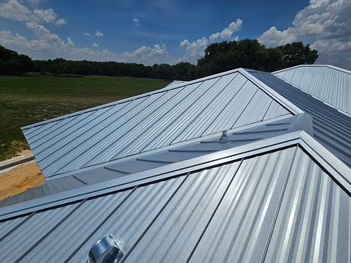 Farmers Roofing & Construction Picture 1