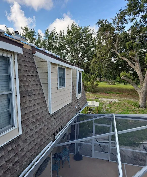 Vedder Roofing & Construction Picture 1