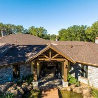 Noland's Roofing ico