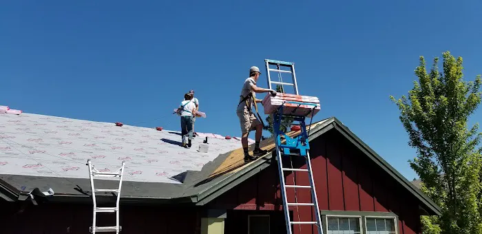 Deschutes Roofing Picture 1