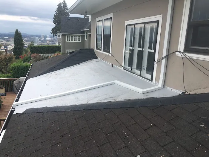 Clow Roofing & Siding Co Picture 3