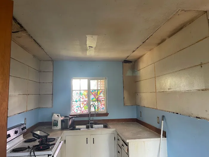 Oregon Roofers Inc Picture 2