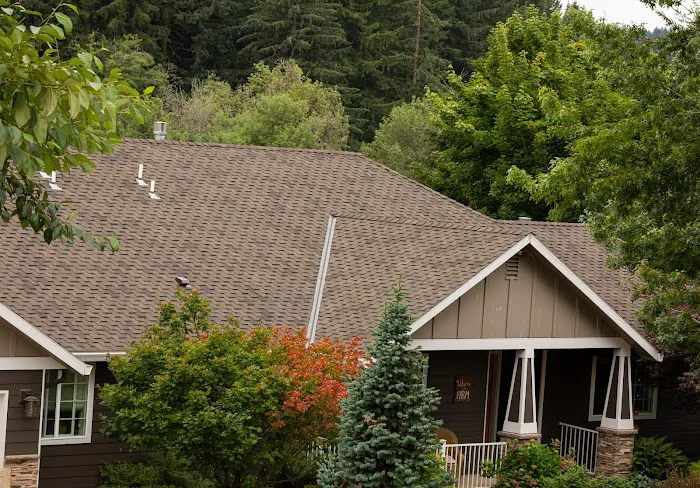 I & A Roofing LLC Picture 1