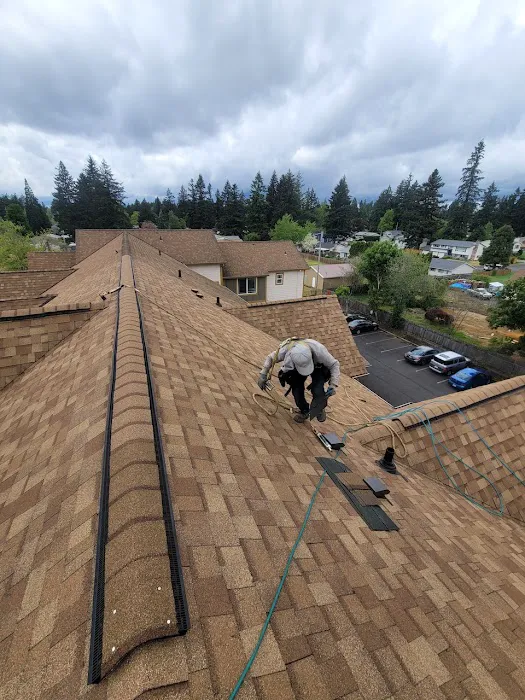 Sawtooth Roofing Company Picture 3
