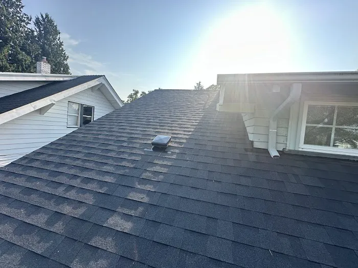 Sawtooth Roofing Company Picture 2