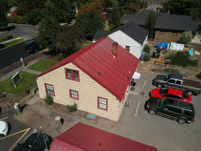 Deschutes Roofing Picture 6