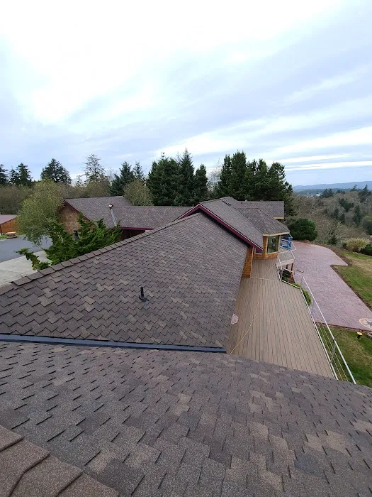 Evergreen construction and roofing Picture 1