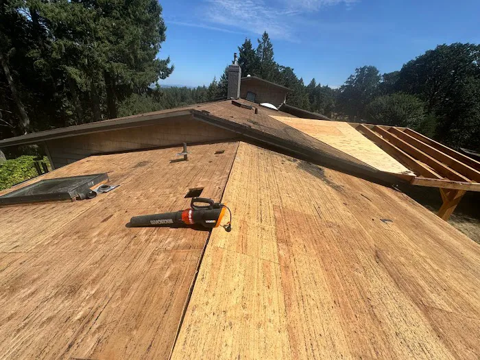 J&R Roofing & Construction LLC Picture 2