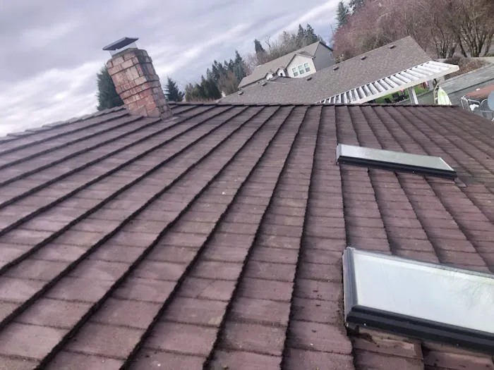 Grant Roofing & Pressure Washing Picture 1