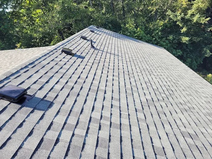 Grant Roofing & Pressure Washing Picture 2