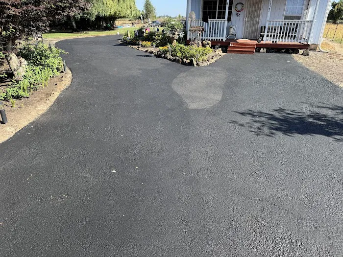 R&H Roofing & Siding Picture 1