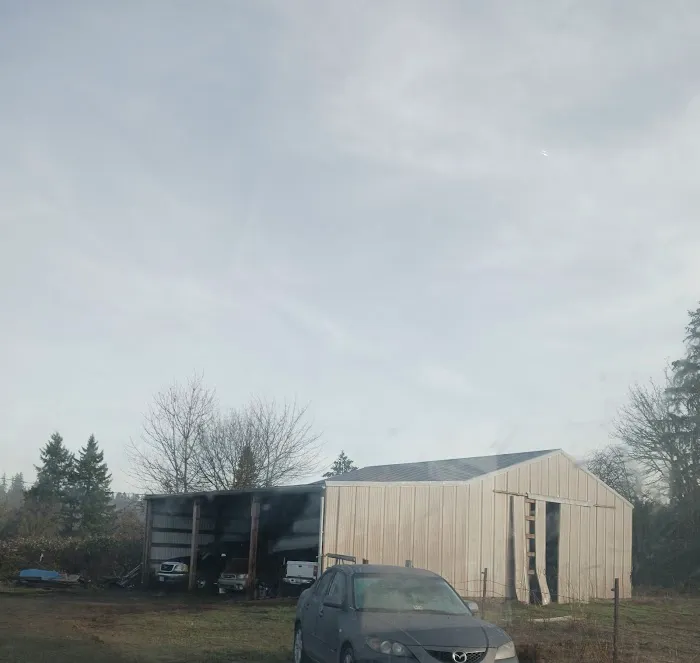 Blue Elk Roofing Picture 1