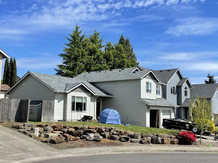 SLEEK EXTERIORS Picture 2