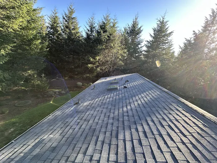 J & SONS ROOFING LLC Picture 6