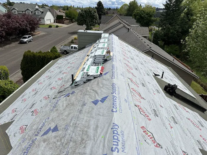 J & SONS ROOFING LLC Picture 1