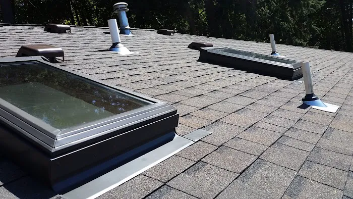 Reynolds Roofing / THE ROOFER Picture 2