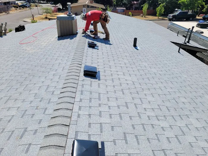 Reynolds Roofing / THE ROOFER Picture 7
