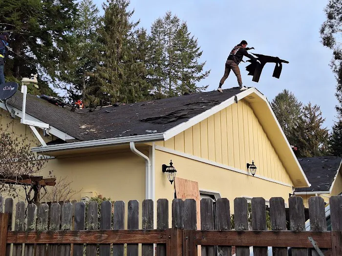 Deschutes Roofing Picture 10