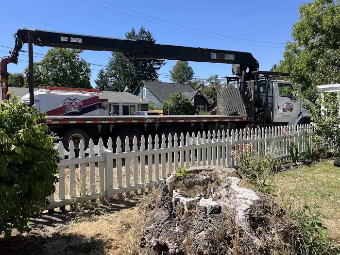 Deschutes Roofing Picture 2