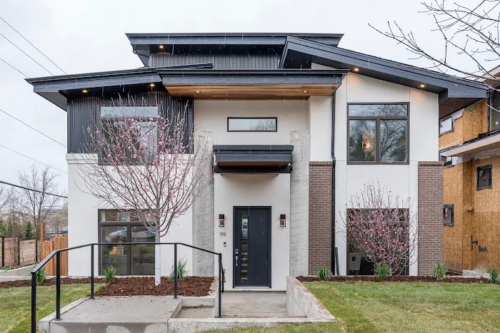 Best Roof And Gutter Picture 7