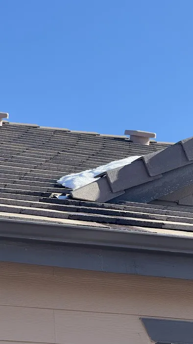 Riley's Roofing Picture 2