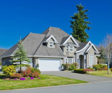 Woodberg Roofing and Restoration