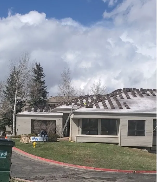 RR Roofing & Renovations, LLC Picture 2