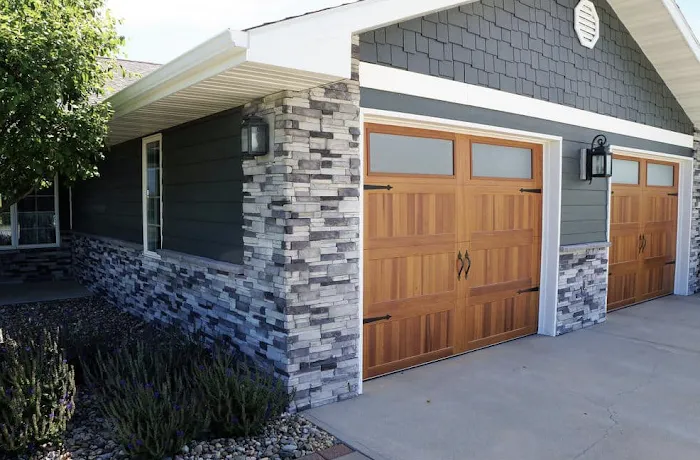 Cardinal Exterior Picture 9