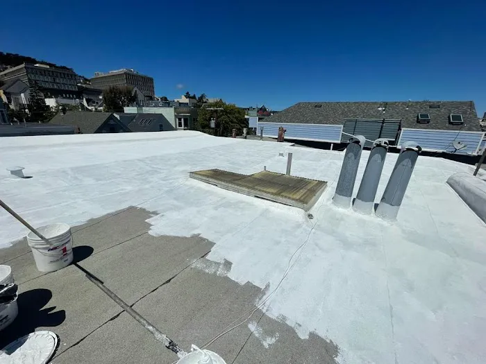 Leo's Roofing Company Picture 2