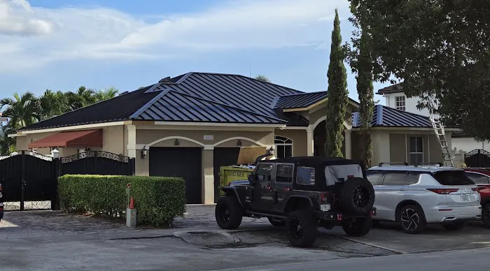 M&M ROOF TECH LLC Picture 2