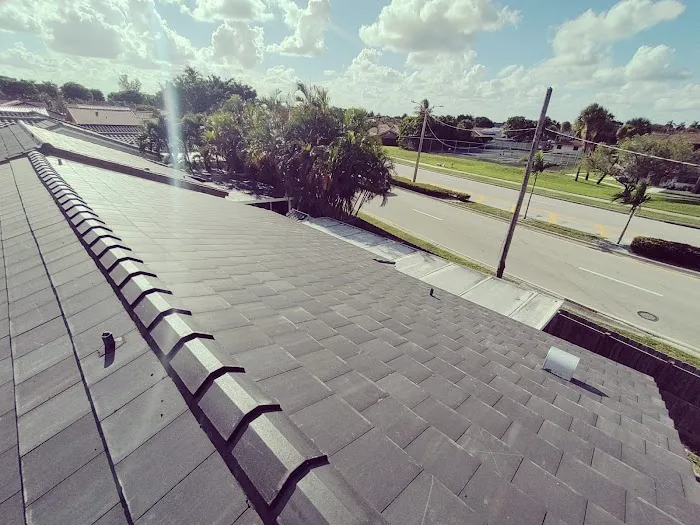 G&R Roofing LLC Picture 2