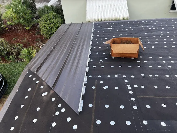 D&D Roofing Picture 1