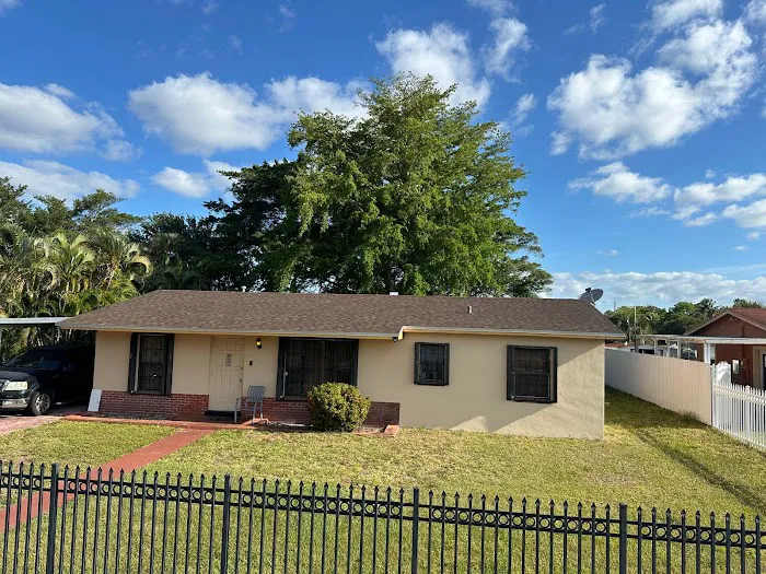 L&J ROOFING LLC Picture 4