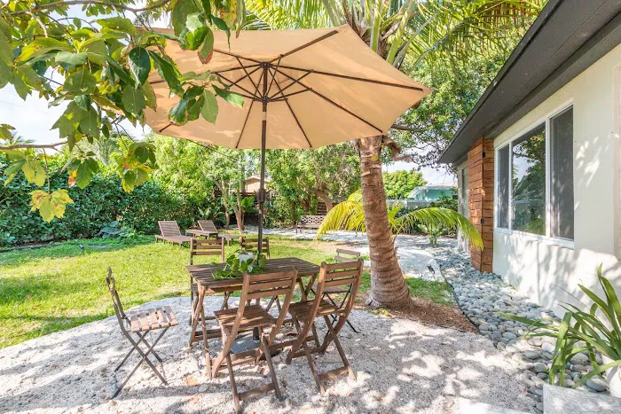 Academia Development Corp Picture 1