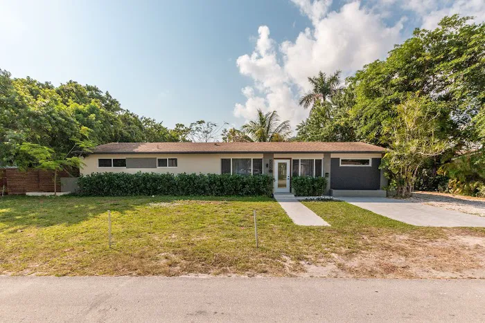 Academia Development Corp Picture 8