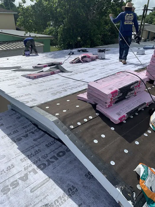 El Mago's Roofing Picture 1