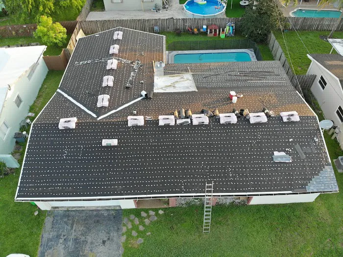 USA ROOFING AND CONSTRUCTION INC Picture 7