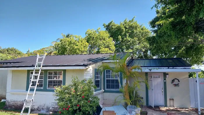 USA ROOFING AND CONSTRUCTION INC Picture 2