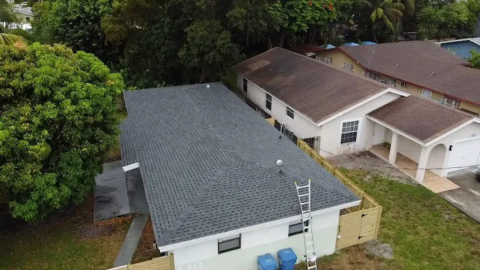 Wide Roofing & Construction Picture 1