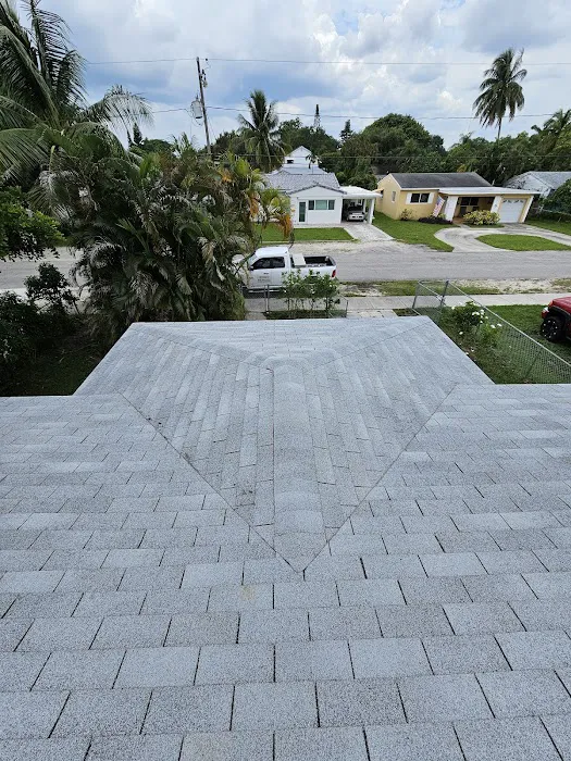 Universal Roofing, Inc. Picture 1