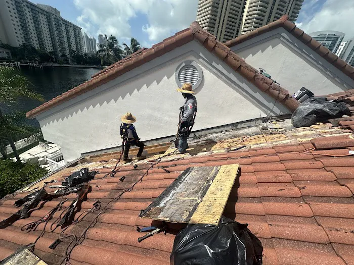 G&J Roofing corp of south florida Picture 5