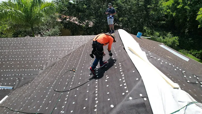 RI FLORIDA ROOFING LLC Picture 10