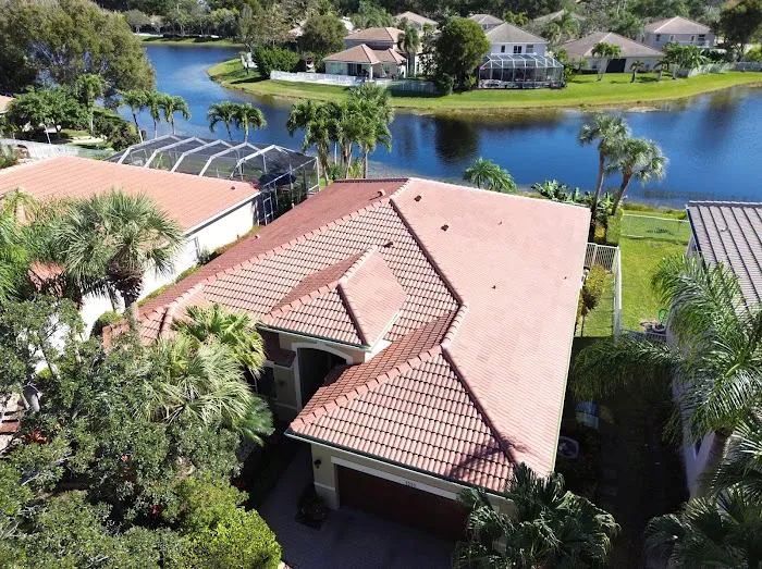 Pasat Roofing & Solar Picture 3