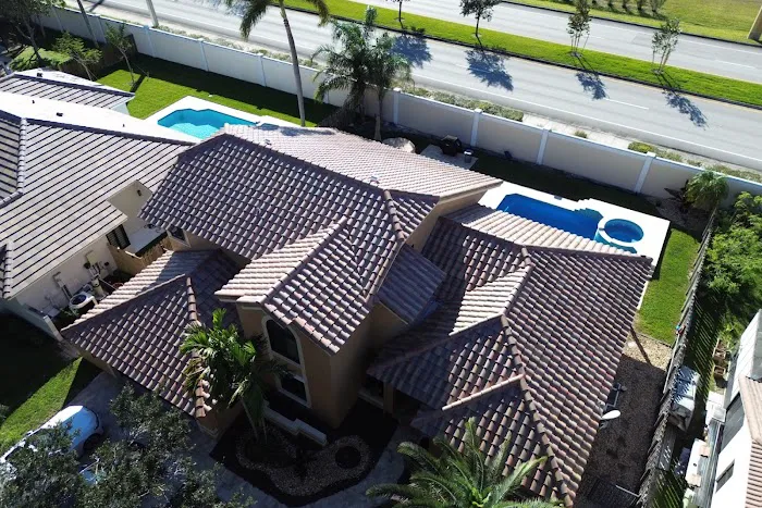 Pasat Roofing & Solar Picture 4