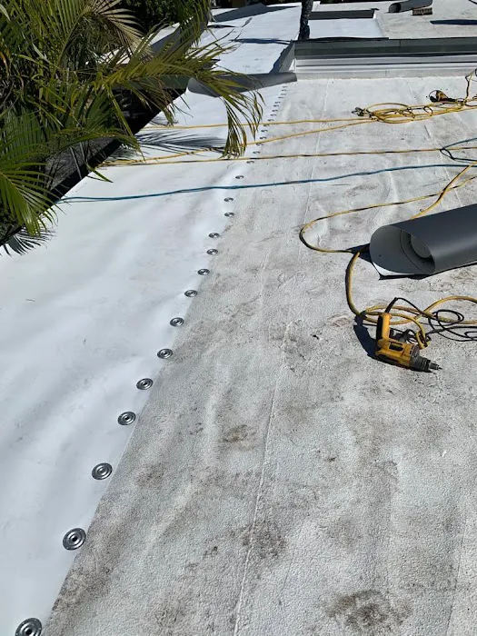 Sombrilla Roofing Picture 10